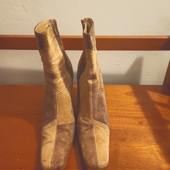 Suede "patches" ankle boots size 7 - Picture 1 of 4